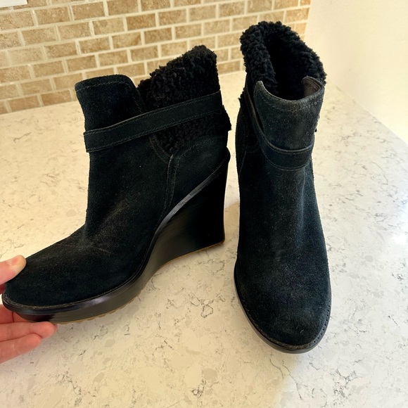 UGG Women's Black Shearling Wedge Boots | Size 8 - Picture 6 of 9